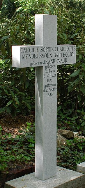 Renovierte Grabstätte der Cécile Mendelssohn